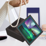 Coffret A Bijoux Collage des aurores boréales de l'Alaska<br><div class="desc">Le produit avec les lumières du nord de l'Alaska. L'Alaska est le plus grand état des États-Unis par région. Il est situé à l'extrémité nord-ouest du continent nord-américain, avec le Canada à l'est, l'océan Arctique au nord et l'océan Pacifique à l'ouest et au sud. ⭐ PERSONNALISEZ ce modèle avec vos...</div>