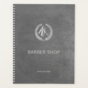 Coiffeur de luxe argenté gris foncé look cuir