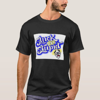 Coincé sur des t-shirts stupides
