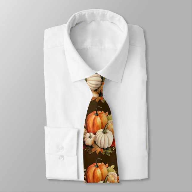 Col cravate aux feuilles d'automne – Mode automnal (Attaché)