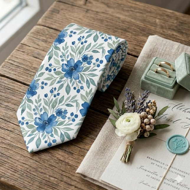Col cravate chic avec fleurs bleues et vert sauge (Créateur téléchargé)