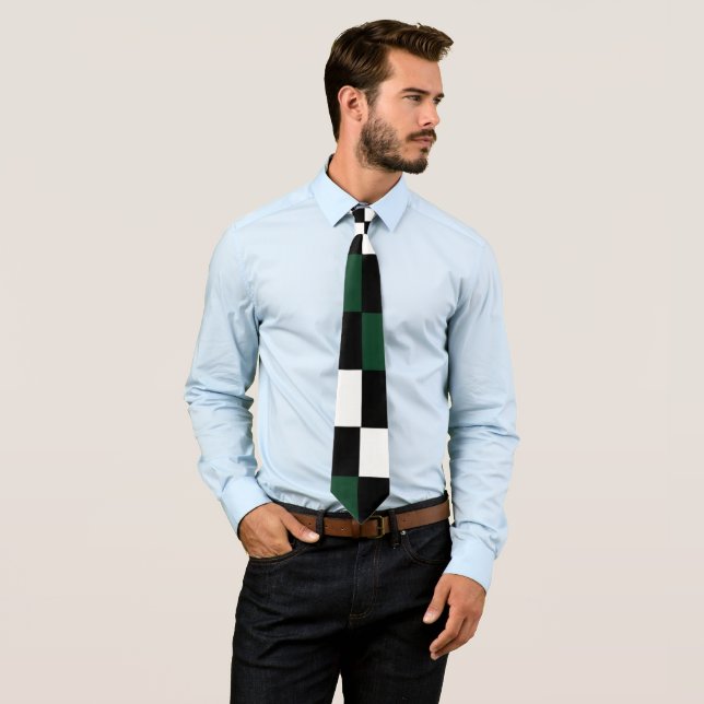 Col cravate damier vert blanc (En situation)