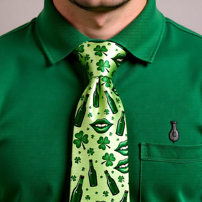 Col cravate de la Saint-Patrick Sip & Smirk (St. Patrick’s Day Sip & Smirk Necktie)