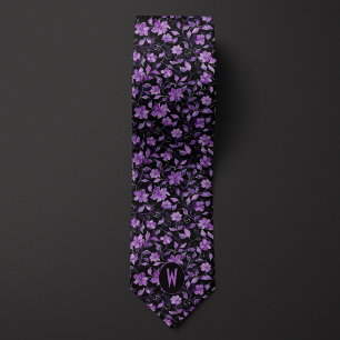 Col cravate floral pourpre sur fond noir
