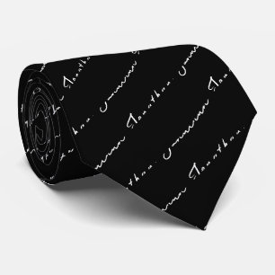 Col cravate noir et blanc à motif de nom