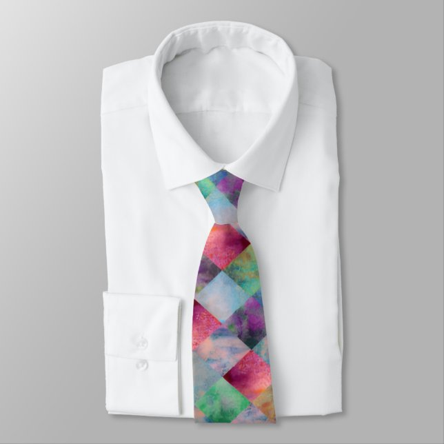 Col en cravate moderne à motif diamant prismatique (Attaché)