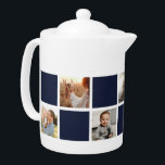 Collage photo famille À damiers bleu<br><div class="desc">Teapot photo marine bleu et blanc personnalisé à damiers. Un cadeau parfait pour votre famille, vos grands-parents ou vos jeunes mariés. Autres options de couleurs disponibles. Personnalisez facilement notre théière à damiers bleu avec vos photos. INFO : Les images de portrait et de paysage fonctionneront dans la mesure où le...</div>