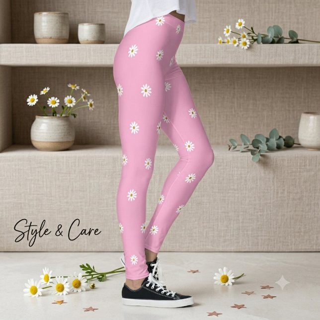Collants rose doux à motif de fleurs épanouies (Soft Pink Leggings with Blooming Flower Pattern)
