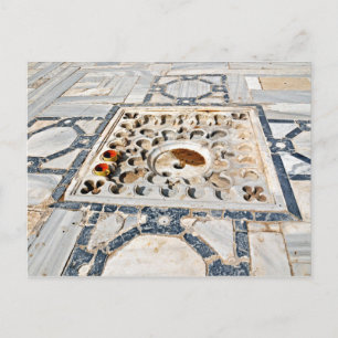 Collecteur d'eau de pluie par carte postale, Al Qa