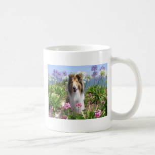 Colley rugueux dans la tasse de fleurs