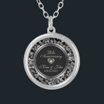 Collier 25th Wedding Anniversary<br><div class="desc">Elégant noir et métal gris argenté vintage damas floraux.</div>