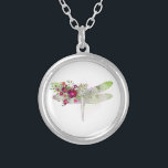 Collier *~* AP34 Floral Red Rose Dragonfly Silver<br><div class="desc">(rechercher AP34 pour des designs similaires ) Dragonfly florale avec Bouquet de roses / FLEURS. Le DRAGONFLY est un symbole de transformation profonde. FLORAL Énergétiquement Amélioré Simple Minimal doux Pastel doux design avec UNE vue latérale dessins d'aquarelle de MINT ROSE BOUQUET avec une tache de menthe et PARTIES SCINTILLANT DRAGONFLY...</div>