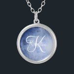 Collier Aquarelle bleu et blanc monogramme<br><div class="desc">Collier d'argent monochrome bleu et blanc</div>