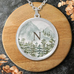 Collier Aquarelle de la forêt et de la nature des montagne<br><div class="desc">Célébrez la beauté de la nature avec notre collier d'aquarelle Forêt et Montagne Nature. Il capture l'allure de la forêt et des montagnes dans un style aquarelle.</div>