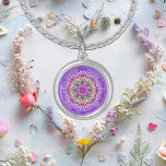 Collier Avril Mois de naissance Fleur Faisée Pois doux Per<br><div class="desc">Célébrez la beauté naturelle du printemps avec ce collier de fleurs personnalisé et captivant d'avril mois de naissance. Doté de mon design exclusif de mandala serein mettant en vedette les marguerites délicates et les pois sucrés, ce collier est une magnifique célébration de votre mois de naissance Embrassez l'esthétique tranquille et...</div>
