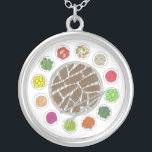 Collier Barbecue coréen Barbecue rôti Bulgogi Banchan<br><div class="desc">Le design présente une illustration originale d'un délicieux dîner au barbecue coréen rôti à la viande (gogi-gui) avec du boeuf mariné (bulgogi) et divers banchans (plats de résistance), y compris des légumes et des condiments. Idéal pour tous les gourmets ou amateurs de cuisine coréenne. Cette conception est également disponible sur...</div>