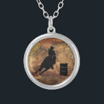 Collier Barrel Racing Girl Silhouette on a Grunge Texture<br><div class="desc">Illustration passionnante et rustique sur le thème du rodéo. Silhouette d'un tonneau de cow-girl qui courait avec son cheval. Arrière - plan est une texture grossière brun et rouge tonique patiné. Idéal pour les amateurs de rodéo et de cheval.</div>