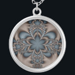 Collier Beurre d'acier<br><div class="desc">Beau design fractal symétrique qui ressemble à un mélange entre un papillon et une fleur aux couleurs gris et bleu acier. Il présente une croix florale centrée sur une plus grande fleur à six pétales entourée d'une ombre en forme de papillon. Les produits avec ce design très féminin et élégant...</div>