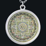 Collier Bouddhisme tantrique tibétain vintage Mandala Than<br><div class="desc">Bouddhisme tantrique tibétain vintage Mandala Thangka La peinture de beauté et de profundité exquise est sur ce collier bijou pendentif. Un cadeau de bijoux significatif pour invoquer l'énergie positive,  l'équilibre,  l'équilibre et la bonne chance,  tant pour les femmes que pour les hommes. Rare et unique !</div>