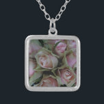 Collier Bouquet de fleurs de Roses verts roses<br><div class="desc">Bouquet de fleurs de Roses verts roses</div>