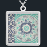 Collier Carreau bleu Batik III<br><div class="desc">Floral</div>