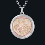 Collier Cherub Angel Heart<br><div class="desc">Collier Cherub Angel, t-shirts et cadeaux Angel par ArtMuvz Illustration. Charming Angel t-shirt pour maman, papa, enfants, bébé. Joli cadeau d'anniversaire et de noël de Cherub Angel, sac fourre-tout, mug, cadeaux d'ange peuvent être religieux ou laïques dans la nature, et peut être trouvé pour chaque budget.Peu importe le type de...</div>