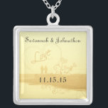 Collier d'anniversaire de Heart Beach mariage<br><div class="desc">Colliers de conservation Choisissez soit Silver Plated Gold Finish ou Sterling Silver Unique Personnalisé! st Christmas Cadeau Mariage Keepsaké Wedding Party Colliers - pour changer la couleur arrière - plan - cliquez sur personnaliser - cliquez sur modifier - choisissez l'outil dernier dans le menu déroulant et choisissez l'une des couleurs...</div>