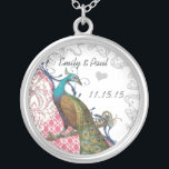 Collier d'anniversaire de Peacock Vintage mariage<br><div class="desc">Mariage Keepsaké Mariage Colliers - pour changer la couleur arrière - plan - cliquez sur personnaliser - cliquez sur modifier - choisissez l'outil dernier dans le menu déroulant et choisissez l'une des couleurs affichées ou entrez votre code hexadécimal rgb pour votre couleur de mariage personnalisée - pour changer la couleur...</div>