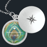 Collier d'anniversaire mariage Peacock<br><div class="desc">Colliers de conservation Choisissez soit Silver Plated Gold Finish ou Sterling Silver Unique Personnalisé! st Christmas Cadeau Mariage Keepsaké Wedding Party Colliers - pour changer la couleur arrière - plan - cliquez sur personnaliser - cliquez sur modifier - choisissez l'outil dernier dans le menu déroulant et choisissez l'une des couleurs...</div>