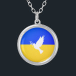 Collier Drapeau de l'Ukraine - La colombe de la paix - Lib<br><div class="desc">Ukraine - Paix - Drapeau ukrainien - Soutien à la liberté - Solidarité - Fort Ensemble - Victoire de la liberté ! Faisons du monde un endroit meilleur - tout le monde ensemble ! Un monde meilleur commence - dépend - a besoin de VOUS aussi! Vous pouvez transférer vers plus...</div>