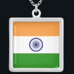 Collier élégant avec drapeau de l'Inde<br><div class="desc">Célébrez votre amour pour l'Inde avec notre magnifique collier arborant le drapeau de l'Inde ! Ce collier magnifiquement artisanal est l'accessoire parfait pour tous ceux qui cherchent à express leur fierté dans la culture indienne. Les couleurs vives du drapeau indien sont bien visibles, ce qui en fait un ajout unique...</div>