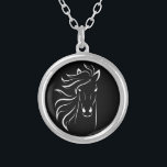 Collier Elégante silhouette de cheval blanc sur noir<br><div class="desc">Elégante silhouette de cheval blanc sur collier arrière - plan noir. Un cheval symbolise la force spirituelle,  invisible mais présente. Élégant mais décontracté.</div>