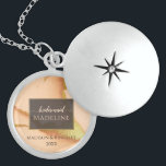 Collier En Argent Abstrait de corail moderne 💡 Mariage d'huile d'en<br><div class="desc">Coral moderne Abstrait 💡 Inky Oil Mariage - Chic & Vibrant 🥂 💌 Célébrez l'amour avec un élégant mariage à l'huile d'encre ! Cet abstrait corallien moderne est parfait pour un mariage, avec une teinte corallienne tendance avec des détails artistiques abstraits pour une atmosphère fraîche et contemporaine. Que vous soyez...</div>
