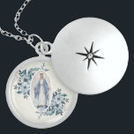 Collier En Argent Dentelle florale bleue de Vierge Marie de |Madonna<br><div class="desc">C'est une belle image de Vierge Marie béni,  notre Madame Madonna de grâce avec les fleurs bleues sur chaque côté et un arrière - plan blanc de dentelle.</div>