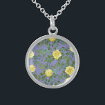 Collier En Argent Jaune clair et périphérique Rose bleu Mariage flor<br><div class="desc">Belle Jaune Lumière & Périwinkle Bleu pivoine & rose invitation à mariage floral avec une abondante verdure. Parfait pour un thème fleuri ou un mariage blanc traditionnel au printemps ou en été. Customisez la couleur et le texte pour que ce mariage vous invite !</div>