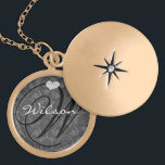 Collier en argent Momogramme<br><div class="desc">Colliers de conservation Choisissez soit Silver Plated Gold Finish ou Sterling Silver Unique Personnalisé! st Christmas Cadeau Mariage Keepsaké Wedding Party Colliers - pour changer la couleur arrière - plan - cliquez sur personnaliser - cliquez sur modifier - choisissez l'outil dernier dans le menu déroulant et choisissez l'une des couleurs...</div>
