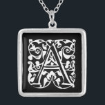 Collier en argent Momogramme<br><div class="desc">Colliers de conservation Choisissez soit Silver Plated Gold Finish ou Sterling Silver Unique Personnalisé! st Christmas Cadeau Mariage Keepsaké Wedding Party Colliers - pour changer la couleur arrière - plan - cliquez sur personnaliser - cliquez sur modifier - choisissez l'outil dernier dans le menu déroulant et choisissez l'une des couleurs...</div>