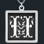 Collier en argent Momogramme<br><div class="desc">Colliers de conservation Choisissez soit Silver Plated Gold Finish ou Sterling Silver Unique Personnalisé! st Christmas Cadeau Mariage Keepsaké Wedding Party Colliers - pour changer la couleur arrière - plan - cliquez sur personnaliser - cliquez sur modifier - choisissez l'outil dernier dans le menu déroulant et choisissez l'une des couleurs...</div>