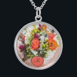 Collier En Argent Monogramme photo du Mariage de la mariée Keepsaké<br><div class="desc">Customisez ce design dès aujourd'hui ! Ce cadeau est parfait pour l'expression de l'occasion spéciale.
 Venez visiter notre magasin,  pour tous nos designs cool.</div>
