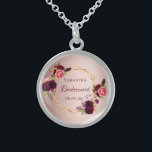Collier En Argent Rose Bridesmaid or floral bordeaux mariage<br><div class="desc">Un cadeau à la mode bohème pour la Bridesmaid. Décoré de roses de couleur aquarelle en bordeaux et rose. Arrière - plan à l'allure rose tendance, faux or métallique. Un cadre géométrique en faux or. Avec le texte : Bridesmaid écrit avec un script de style écrit à la main. Modèle...</div>