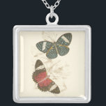 Collier Feuilles de Sepia avec papillons colorés<br><div class="desc">Les ailes de ces papillons colorés se démarquent merveilleusement par rapport aux tons sépia des feuilles dessinés à la main dans cette pièce. La beauté captivante de cette impression serait extraordinaire dans votre maison. Achète-en un exemplaire aujourd'hui !</div>