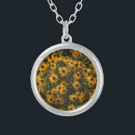 Collier Fleurs de Susan aux yeux noirs, Floral, Photograph<br><div class="desc">Un collier d'argent avec une photo de Susan aux yeux noirs que j'ai pris en vacances sur les plages du Delaware.</div>