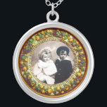 COLLIER FRUITS DE RENAISSANCE FLORENTINE, MODÈLE PHOTO<br><div class="desc">Elégant,  classique,  vibrant art Renaissance,  chef-d'oeuvre de Bottega della Robbia ( Florence - Italie ) en brun,  jaune,  vert,  bleu,  couleurs vives.</div>