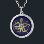 Collier Gears Steampunk Octopus Kraken<br><div class="desc">Ce monstre marin steampunk sous tentes possède huit appendices dorés en fil de fer, un engrenage en argent central et de nombreux engrenages et boulons qui composent sa tête, ses yeux et ses ventouses. C'est une pieuvre robot / kraken, un monstre de machine métallique pour quiconque aime la science-fiction geek...</div>