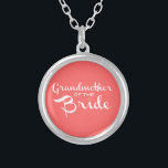 Collier Grand-mère de la mariée blanche sur la pêche<br><div class="desc">C'est très bien pour la grand-mère de la mariée de faire connaître au monde les nouvelles. Parfait pour les soirées bachelorette et autres événements mariages.</div>