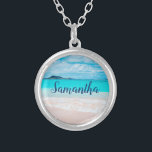 Collier Hawaii bleu océan plage de sable photo nom personn<br><div class="desc">Rappelez-vous l'odeur fraîche du sel de l'air marin chaque fois que vous portez cette photo étonnante et vibrante, nom personnalisé collier de charme. Ce collier se présente en petites, moyennes et grandes tailles, ainsi qu'en forme de carré et de cercle. Vous pouvez commander ce collier dans votre choix de métal...</div>