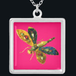 COLLIER JEWEL DRAGONFLY ANTIQUE<br><div class="desc">Elégant,  coloré classique antique bijou d'émail doré avec rubis,  perles,  diamants dans les couleurs bleu jaune. . Photo et développement graphique numérique par Bulgan Lumini. Partie de la nouvelle collection ARCADIA.</div>