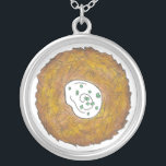 Collier Latke Potato Pancakes Cuisine juive Foin<br><div class="desc">Design présente une illustration originale d'une délicieuse crêpe de pommes de terre au latke surmontée de crème aigre, un aliment de base de la cuisine de vacances juive. Idéal pour les célébrations Hanoukka ! Ce design de latkes de Chanukah est également disponible sur d'autres produits. De nombreux autres modèles de...</div>