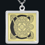 Collier Lettre C Vintage Monogramme de noeud celtique<br><div class="desc">Celtic Knot Letter C Pour ajouter ou modifier la couleur arrière - plan, cliquez sur "Modifier ce design", cliquez sur "arrière - plan" et choisissez une couleur. Si ce produit a deux côtés, cliquez sur "calques", choisissez à nouveau et choisissez la couleur pour le deuxième côté. Cliquez ensuite sur "fait"...</div>
