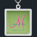 Collier Mariage de monographies vertes<br><div class="desc">Le chic vert clair unique est fantastique,  fantaisiste,  capricieux,  impulsif,  fantaisiste,  curieux et un triomphe idiosyncratique.  Toutes les images et oeuvres d'art © Jesterful</div>